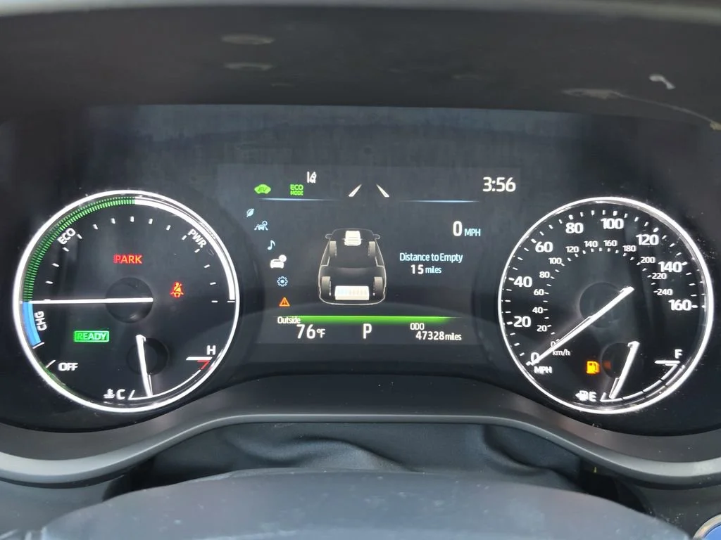 Used 2023  Toyota Platinum image 22