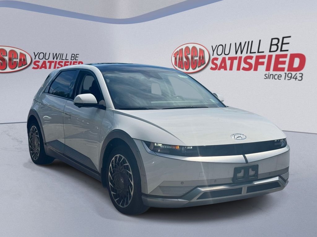 Used 2023 White Hyundai Limited image 1