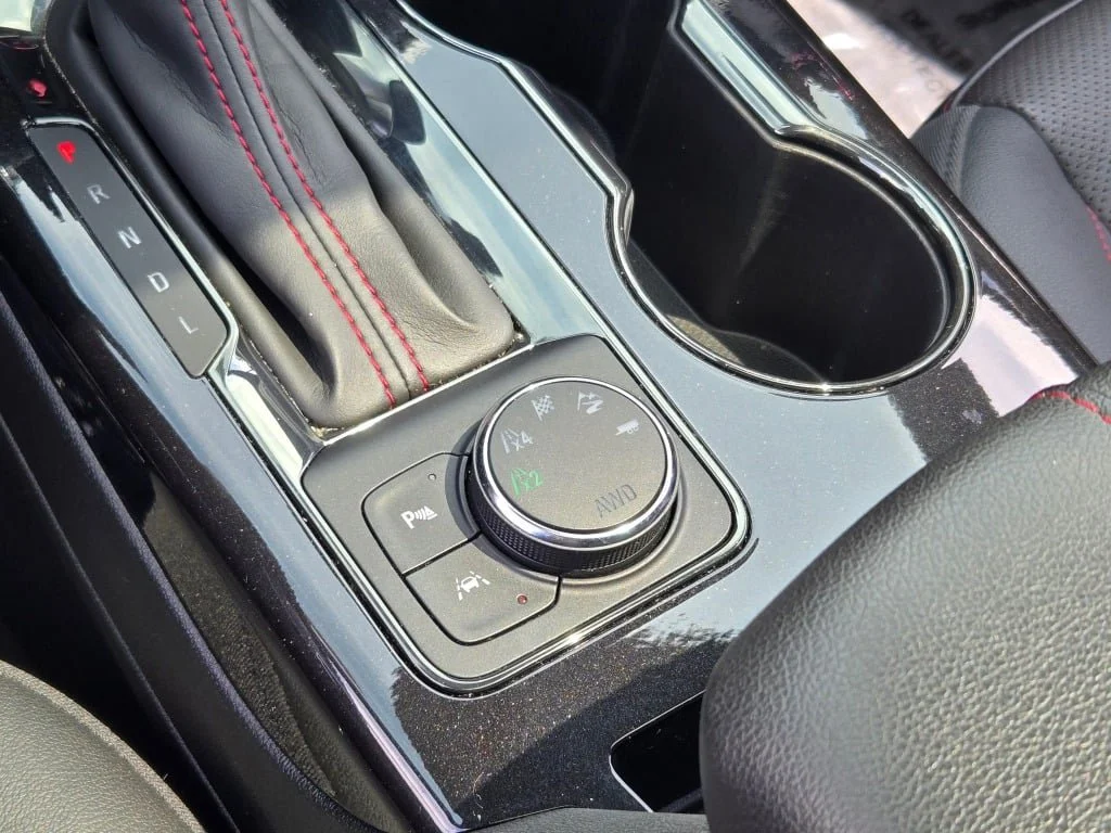 Used 2021 BLACK Chevrolet RS image 32