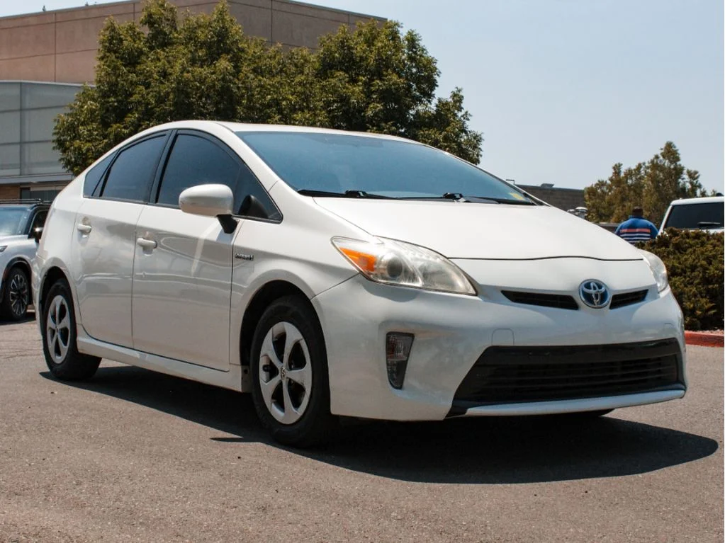 Used 2012 White Toyota One image 3
