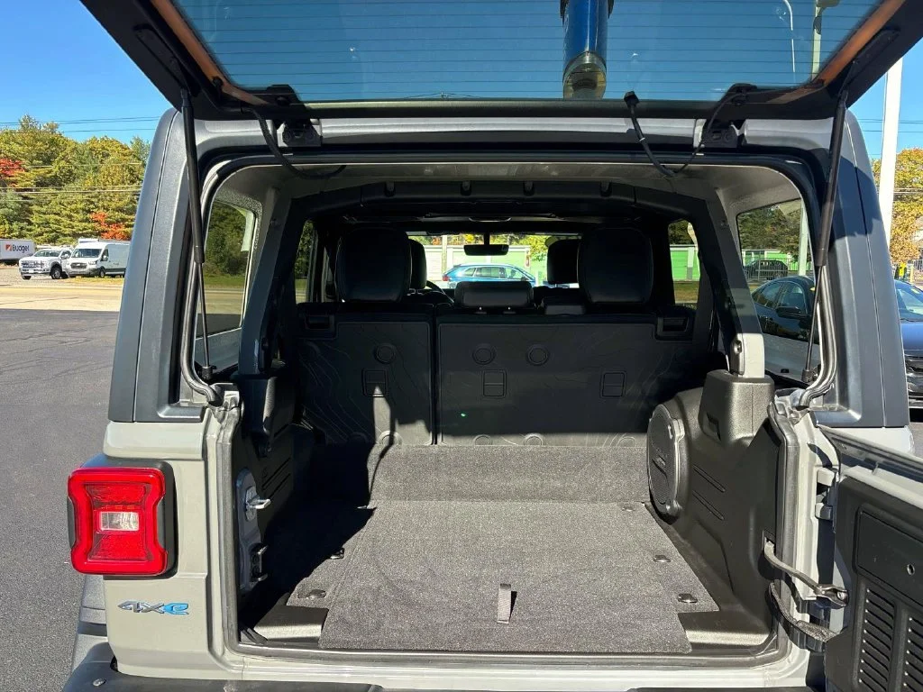 Used 2021 Gray Clearcoat Jeep Unlimited Rubicon 4xe image 13