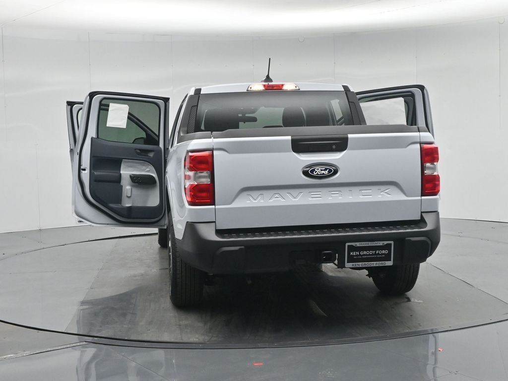 New 2026 Space White Metallic Ford XLT image 31