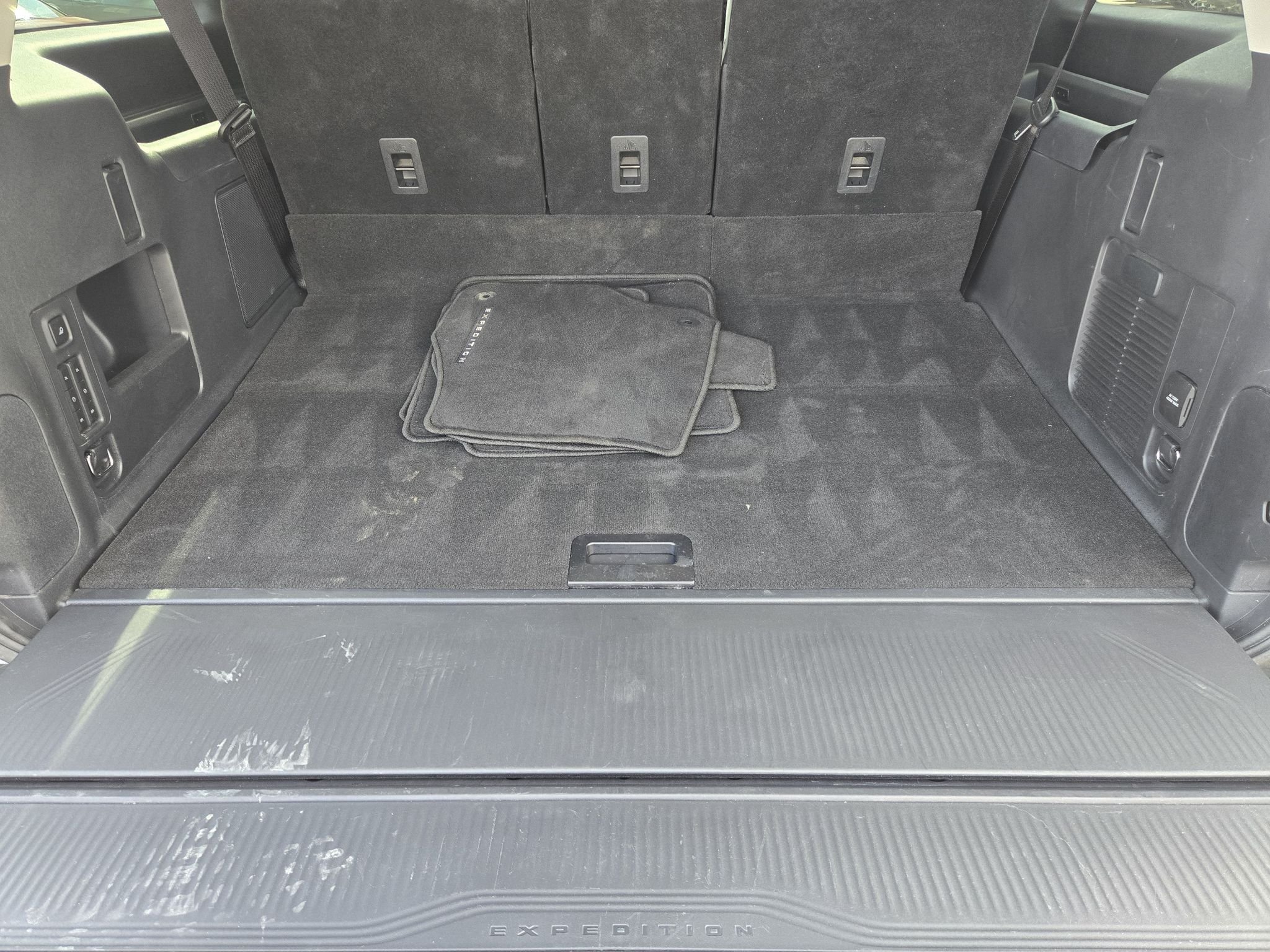 Used 2026  Ford Platinum image 33