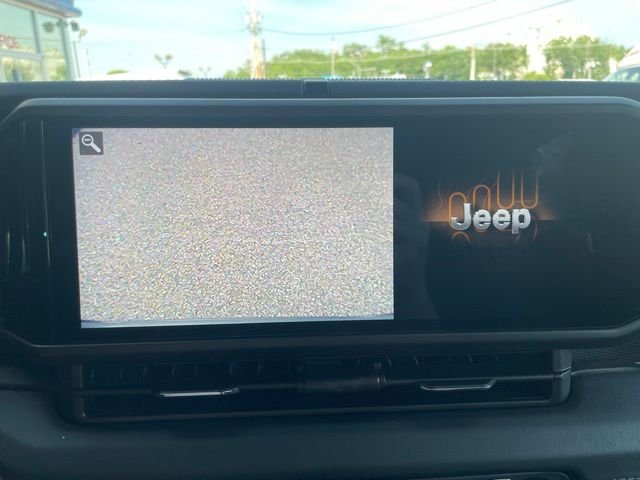 Used 2025 Granite Crystal Clearcoat Metallic Jeep Mojave image 26