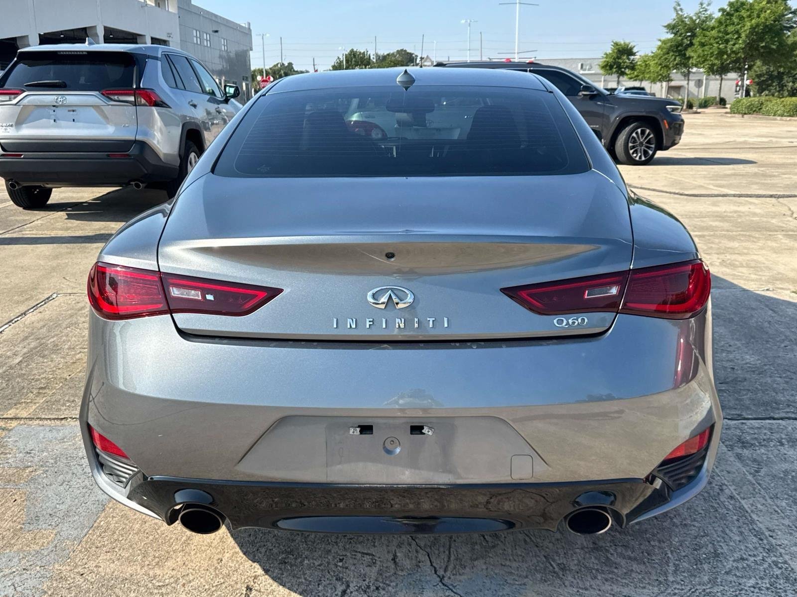 Used 2018 Graphite Shadow INFINITI 3.0t LUXE image 5