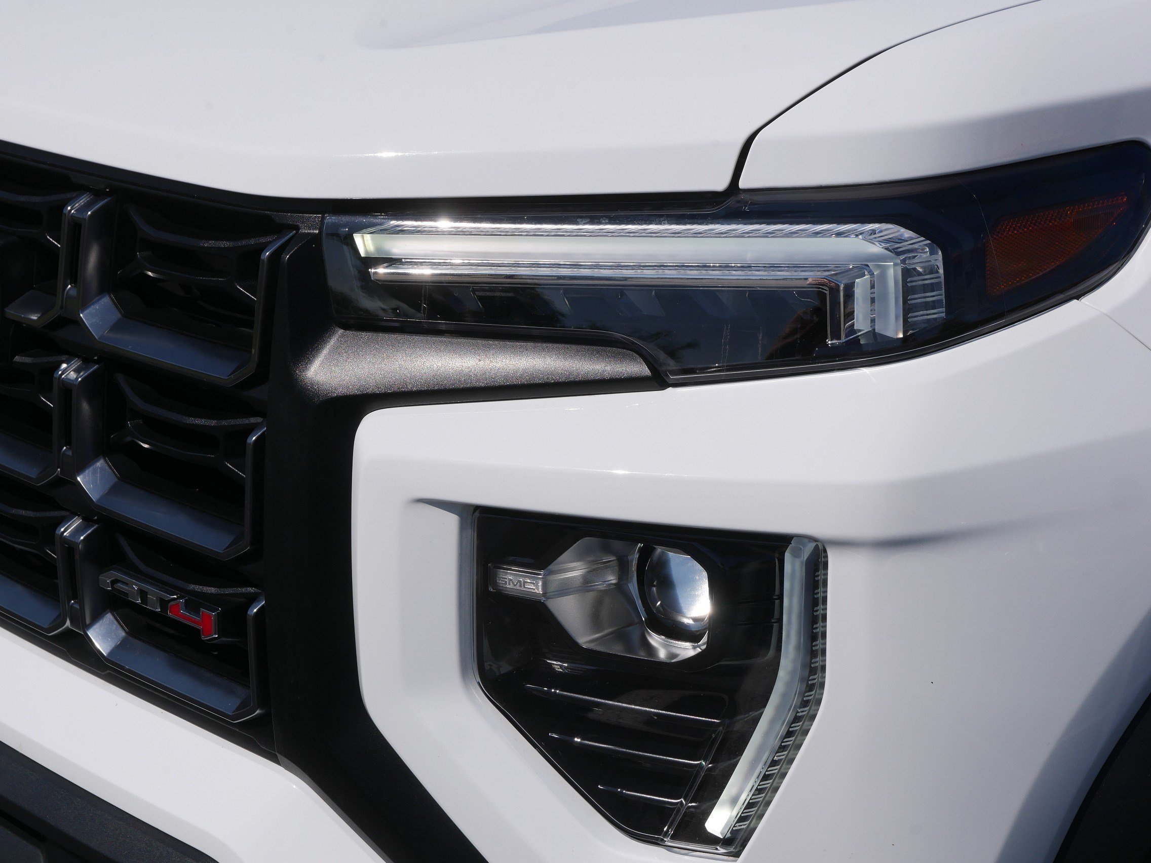 Used 2023 Summit White GMC 4WD AT4 image 16