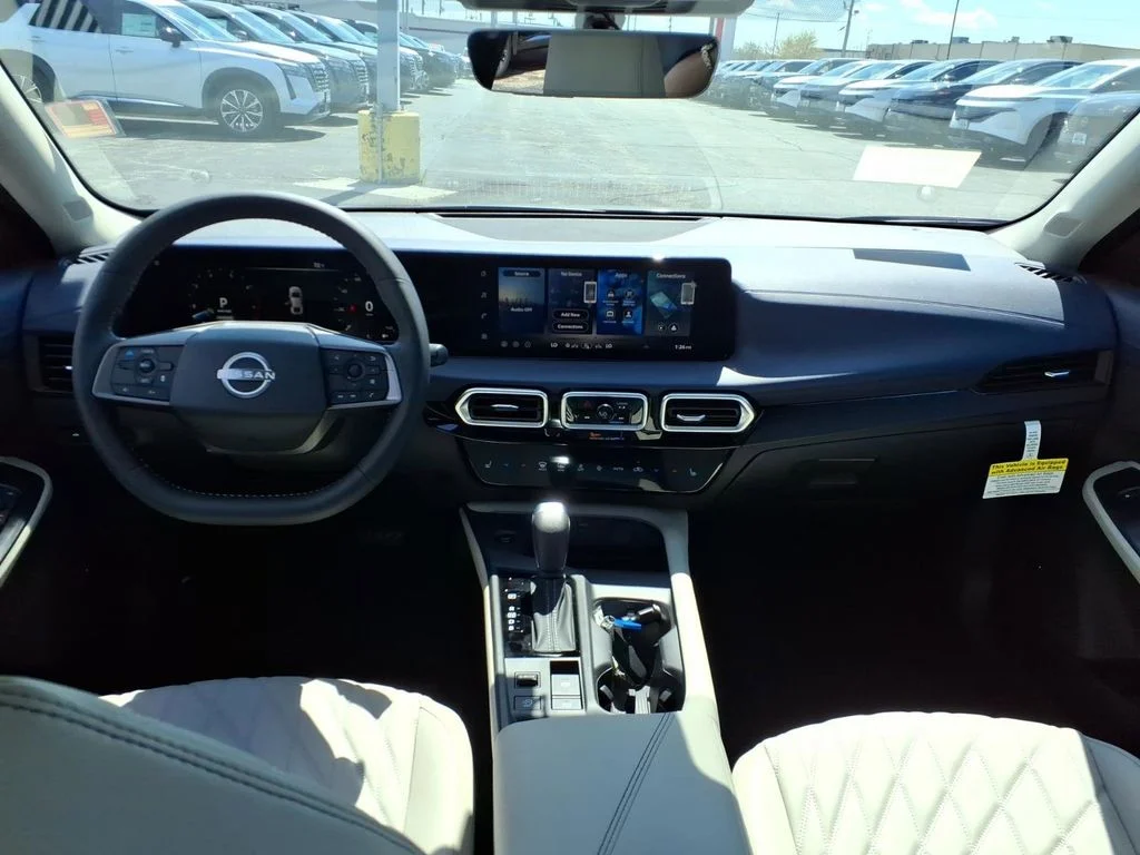 New 2026 Everest White Pearl TriCoat / Super Black Two-tone Nissan Platinum image 4