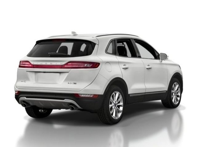 Used 2017 Magnetic Gray Metallic Lincoln Premiere image 22