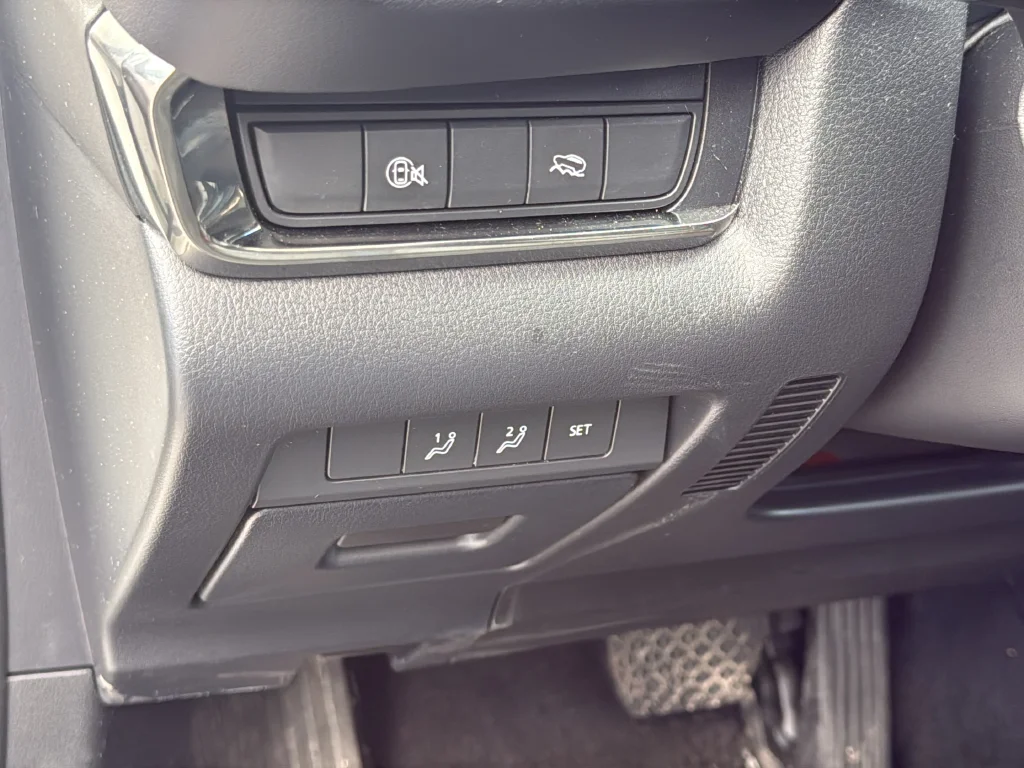 Used 2025 White Mazda 2.5 S Preferred Package image 28
