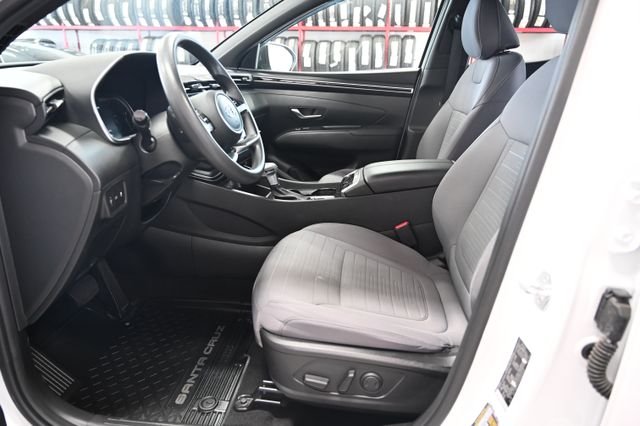 Used 2023 White Hyundai SEL image 11