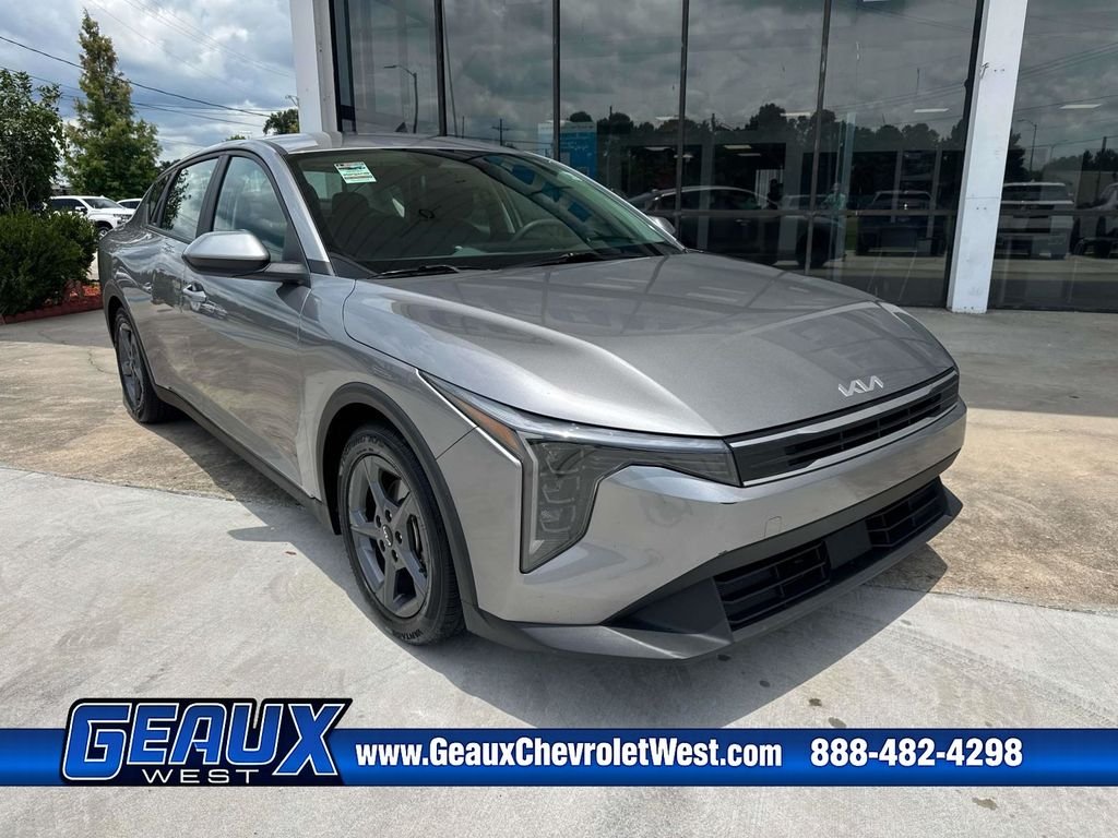Used 2025 Gray Kia LXS image 4
