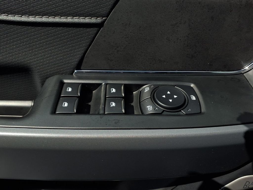 New 2026 Agate Black Metallic Ford XLT image 10