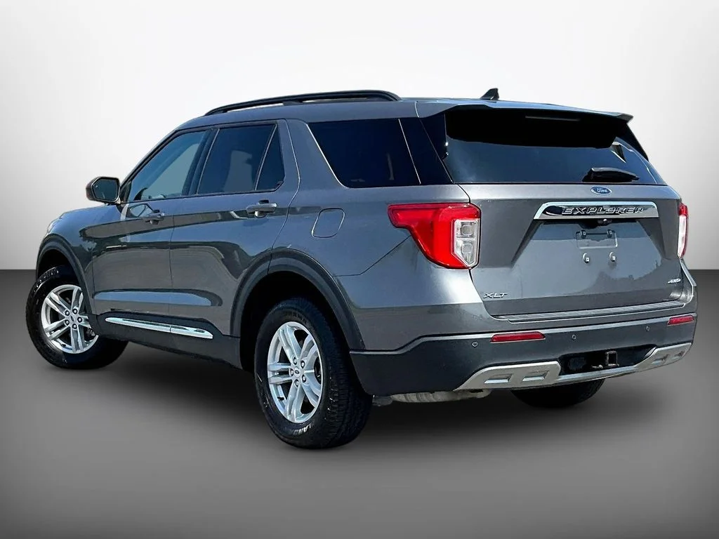 Certified Used 2022 Gray Ford XLT image 4