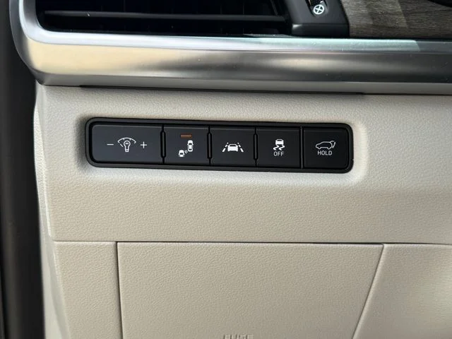 Used 2021 White Kia SX image 21