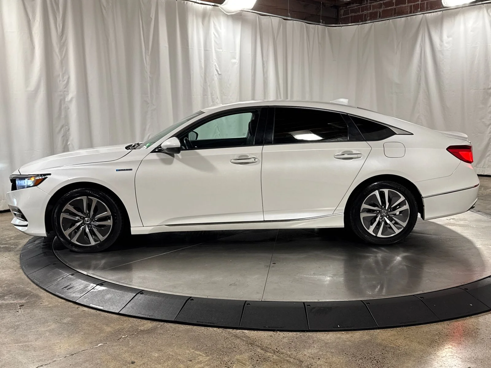 2020 Honda Accord Hybrid Touring - Photo 8