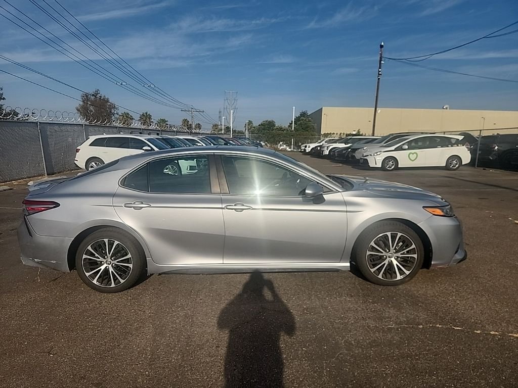 Used 2019 Silver Toyota SE image 17