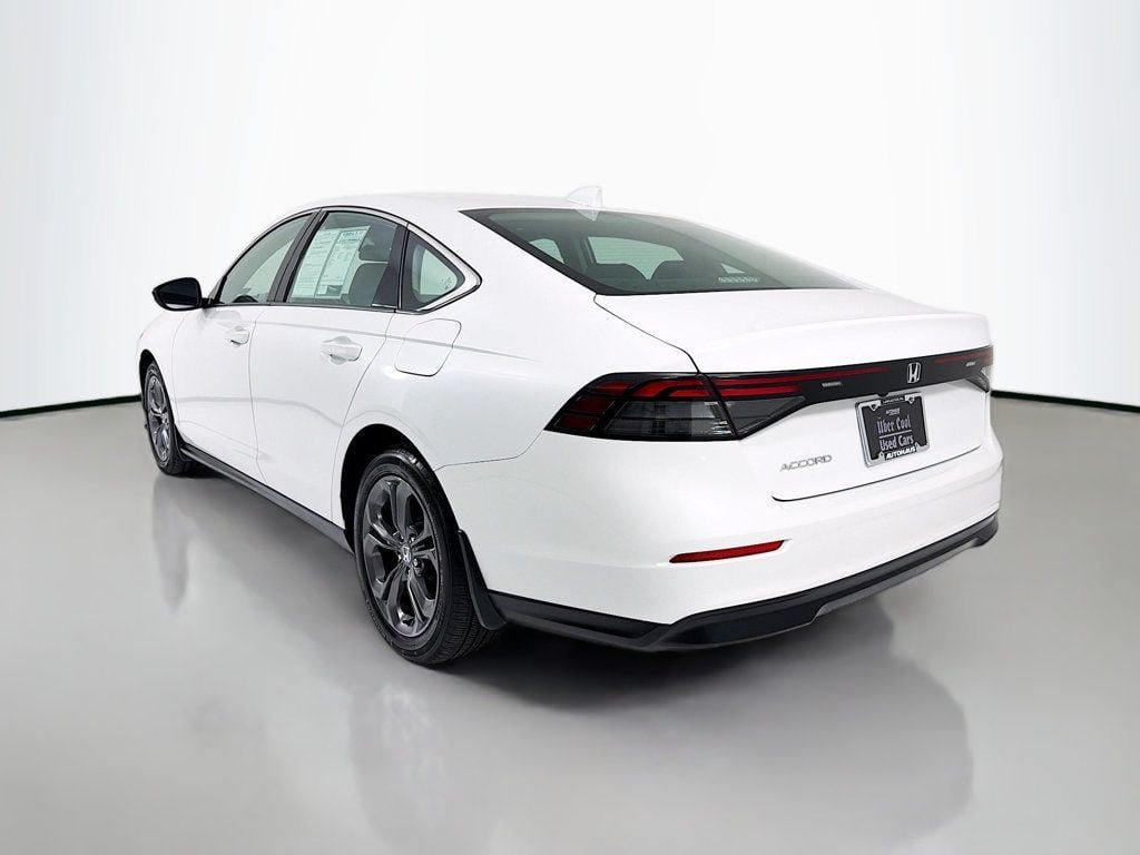 Used 2023 Platinum White Pearl Honda EX CVT w/o BSI image 5