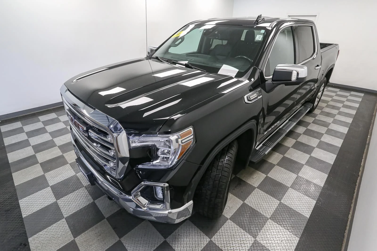 Used 2021 Onyx Black GMC SLT image 6