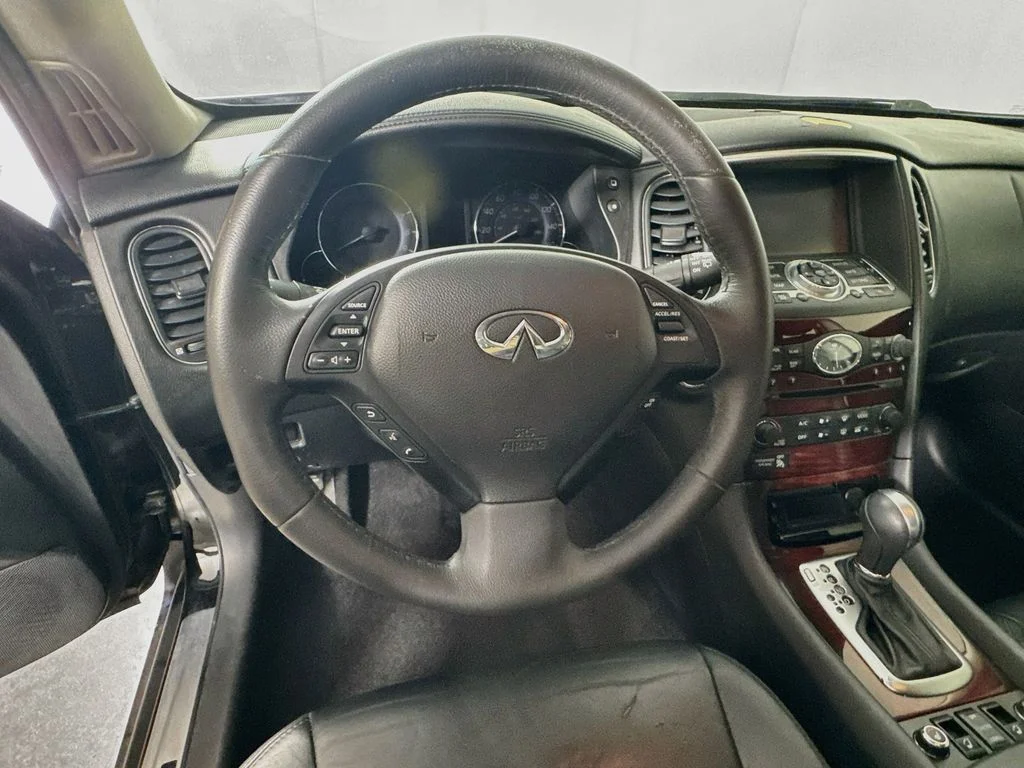 Used 2015 Black Obsidian INFINITI Journey image 12