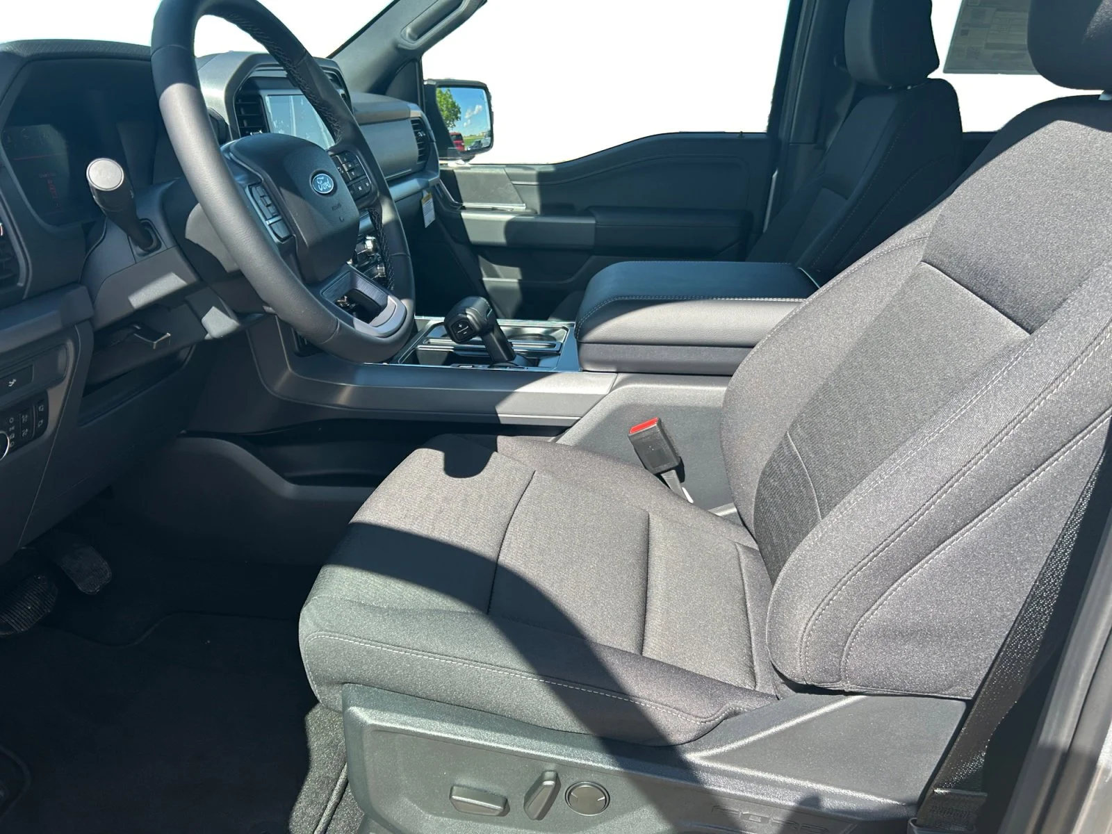 New 2026 Iconic Silver Metallic Ford XLT image 14