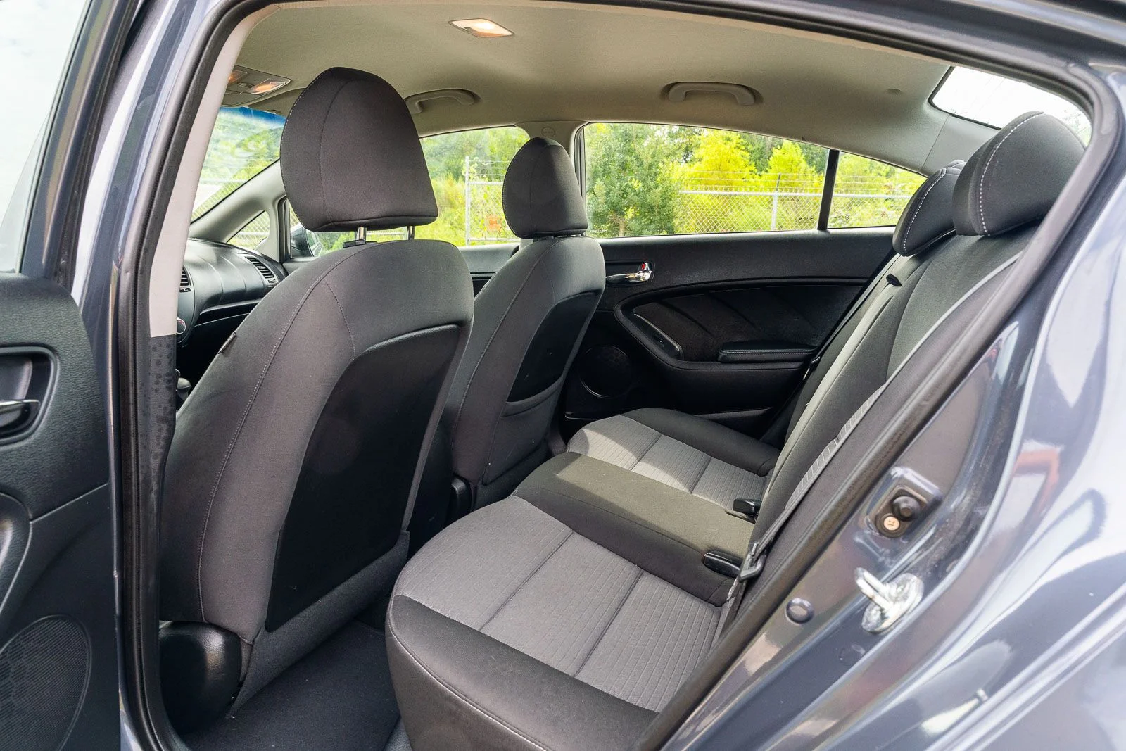 Used 2015  Kia LX image 14