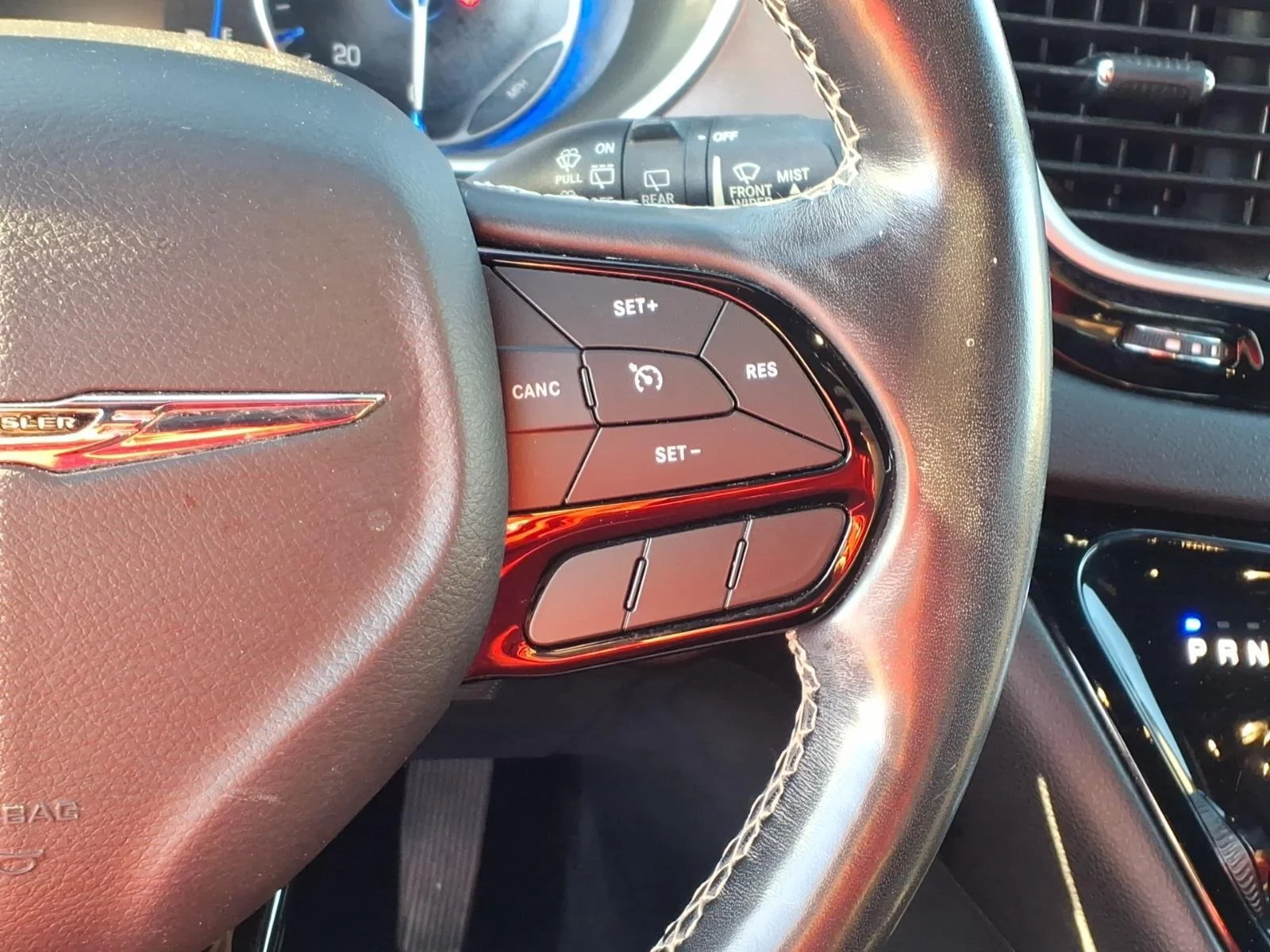 Used 2020 Granite Crystal Metallic Clearcoat Chrysler Launch Edition image 19