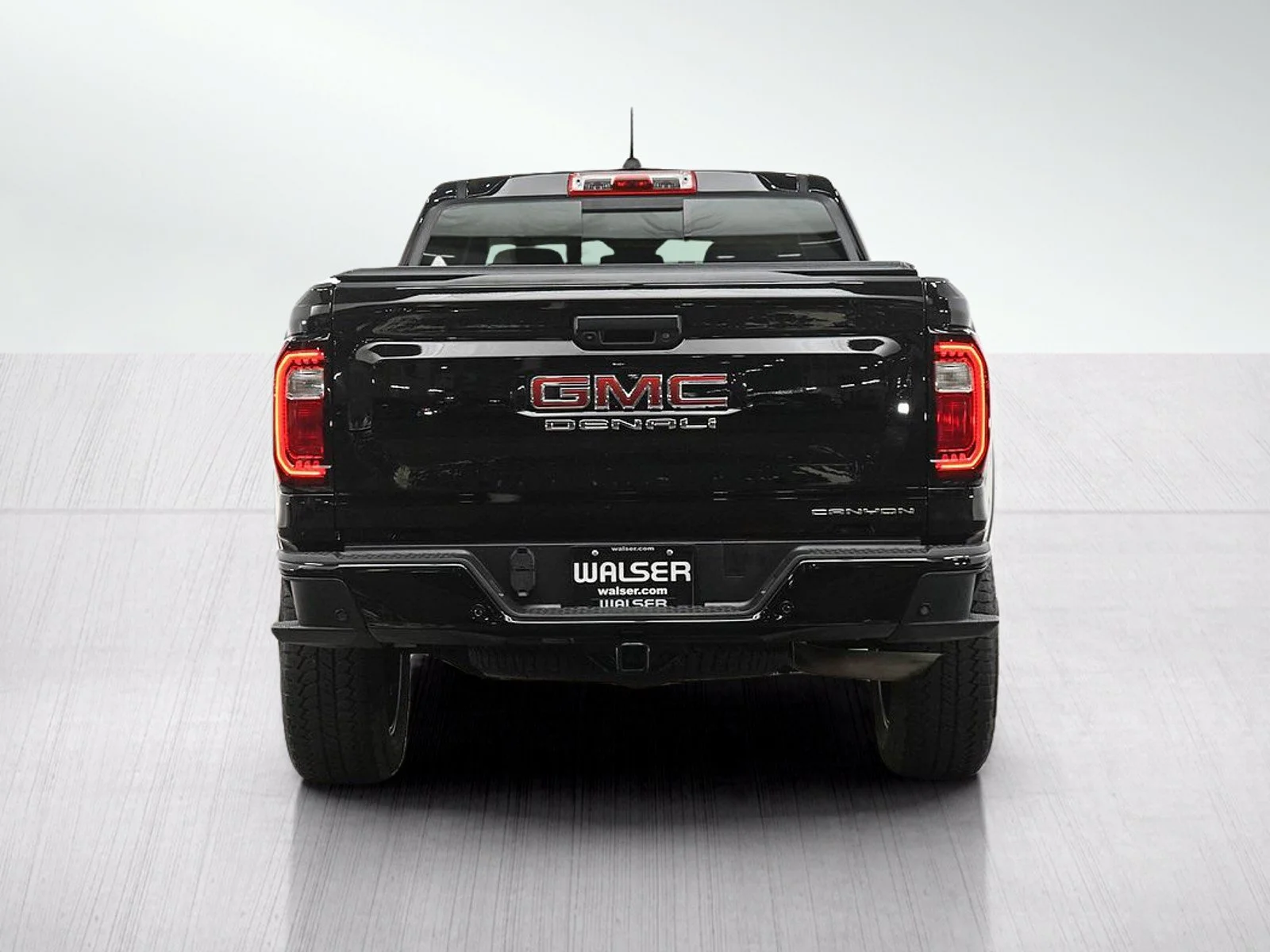 Used 2024 Onyx Black GMC Denali image 4