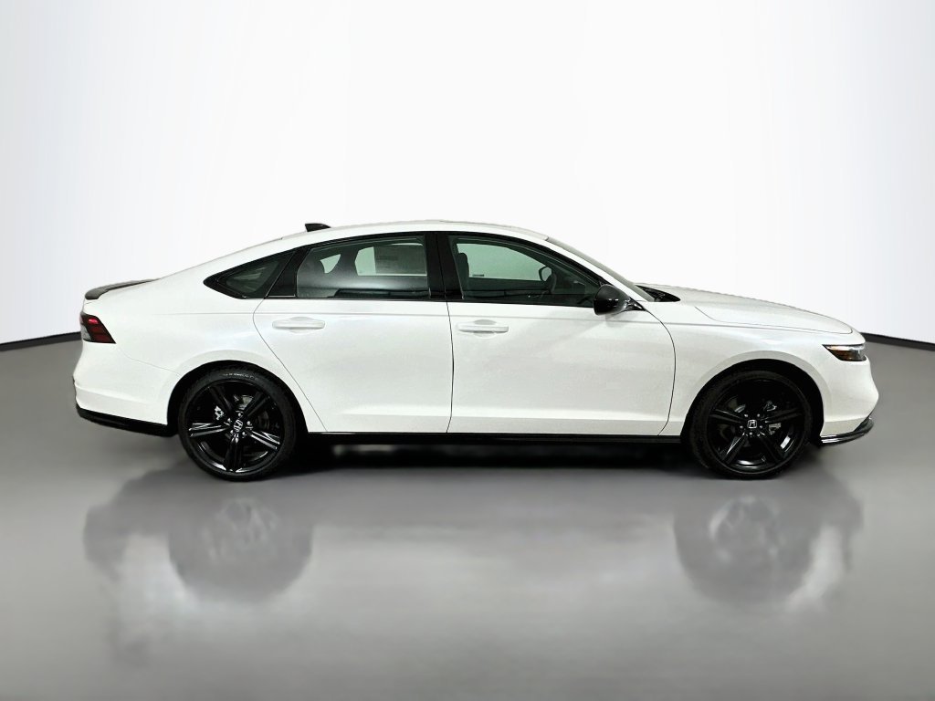 New 2026 Platinum White Pearl Honda Sport-L image 4