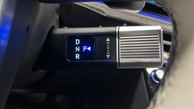 Used 2025 Hampton Gray Hyundai Calligraphy image 19