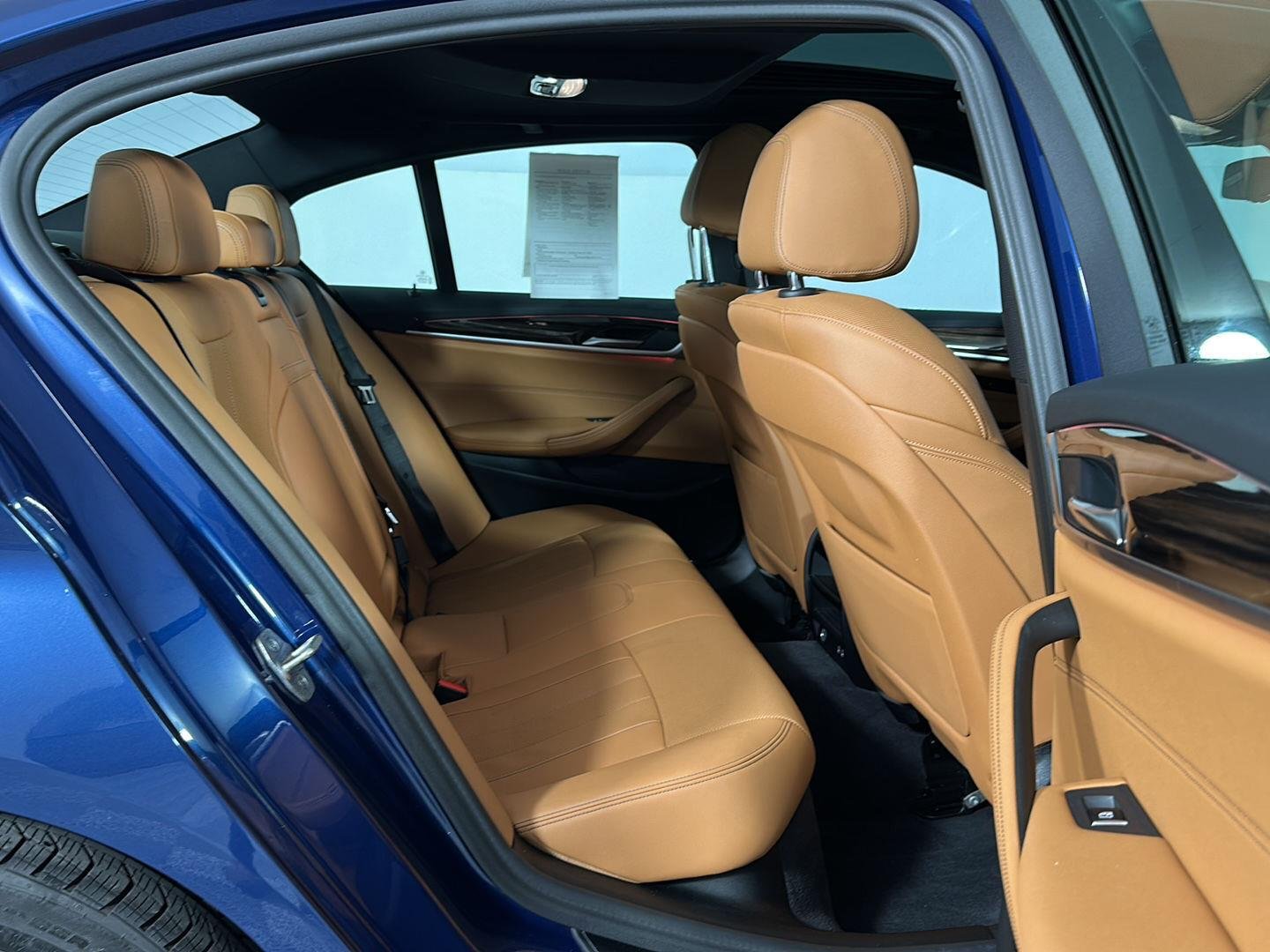 Used 2022 Phytonic Blue Metallic BMW 540i xDrive image 32