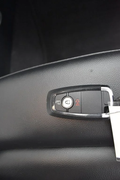 Used 2023 Gray Ford SEL image 28