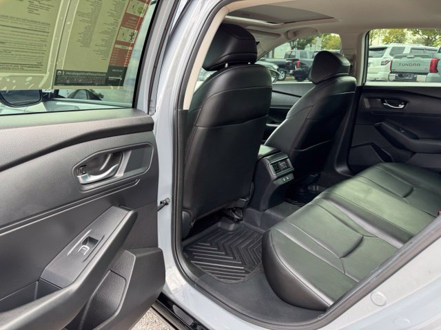 Used 2024  Honda EX-L image 39