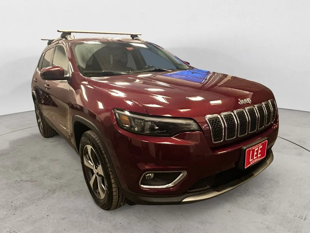 Used 2019 Velvet Red Pearlcoat Jeep Limited 4x4 image 8