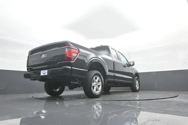 New 2026 Agate Black Metallic Ford XLT image 29