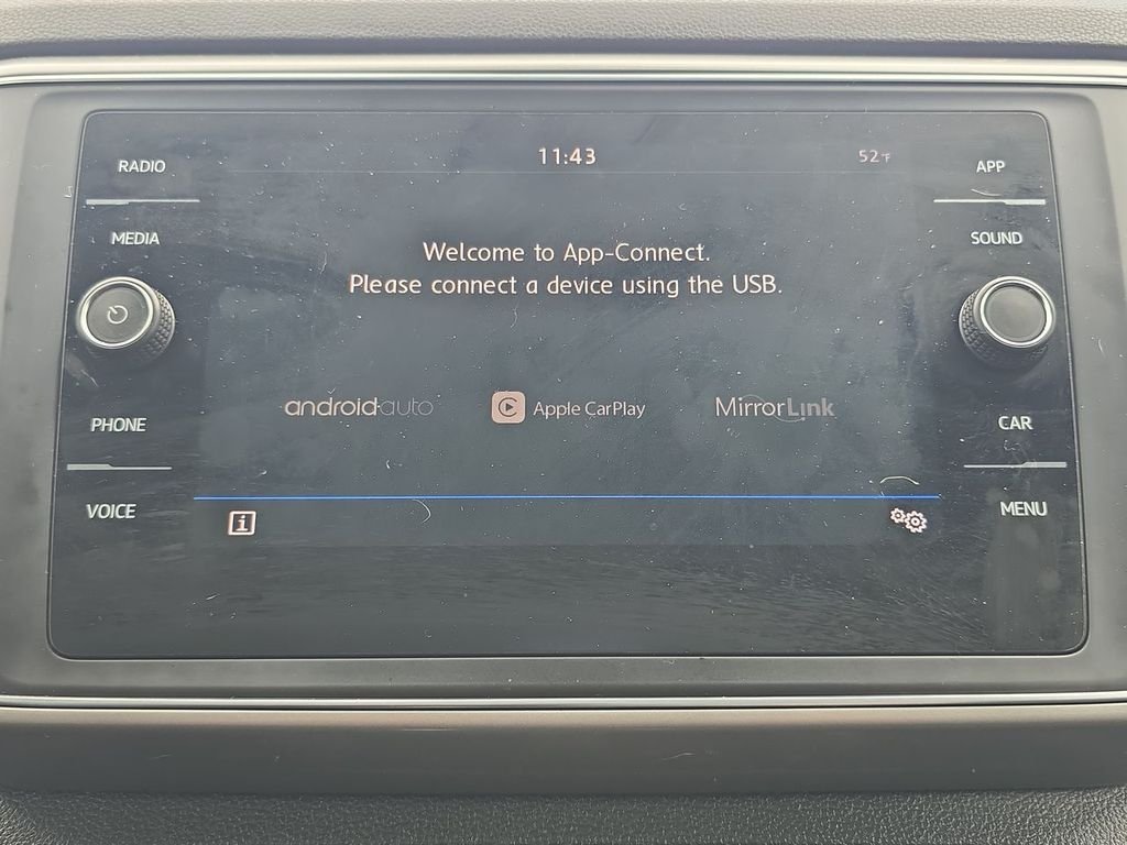 Used 2019 White Volkswagen 3.6L V6 SE image 14