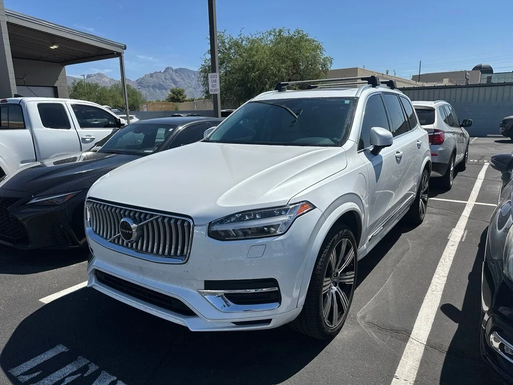 Used 2022 White Volvo T8 Inscription Expression Extended Range 7P image 11