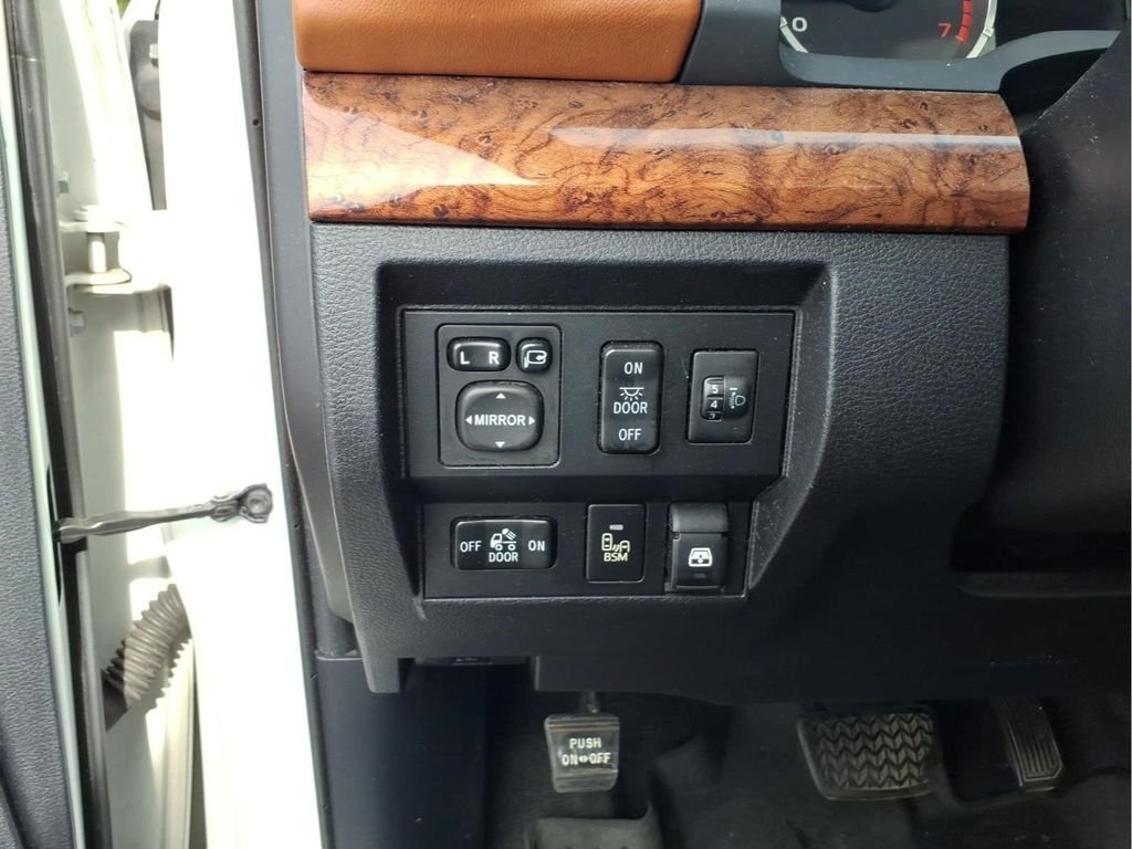 Used 2015 White Toyota 1794 image 18