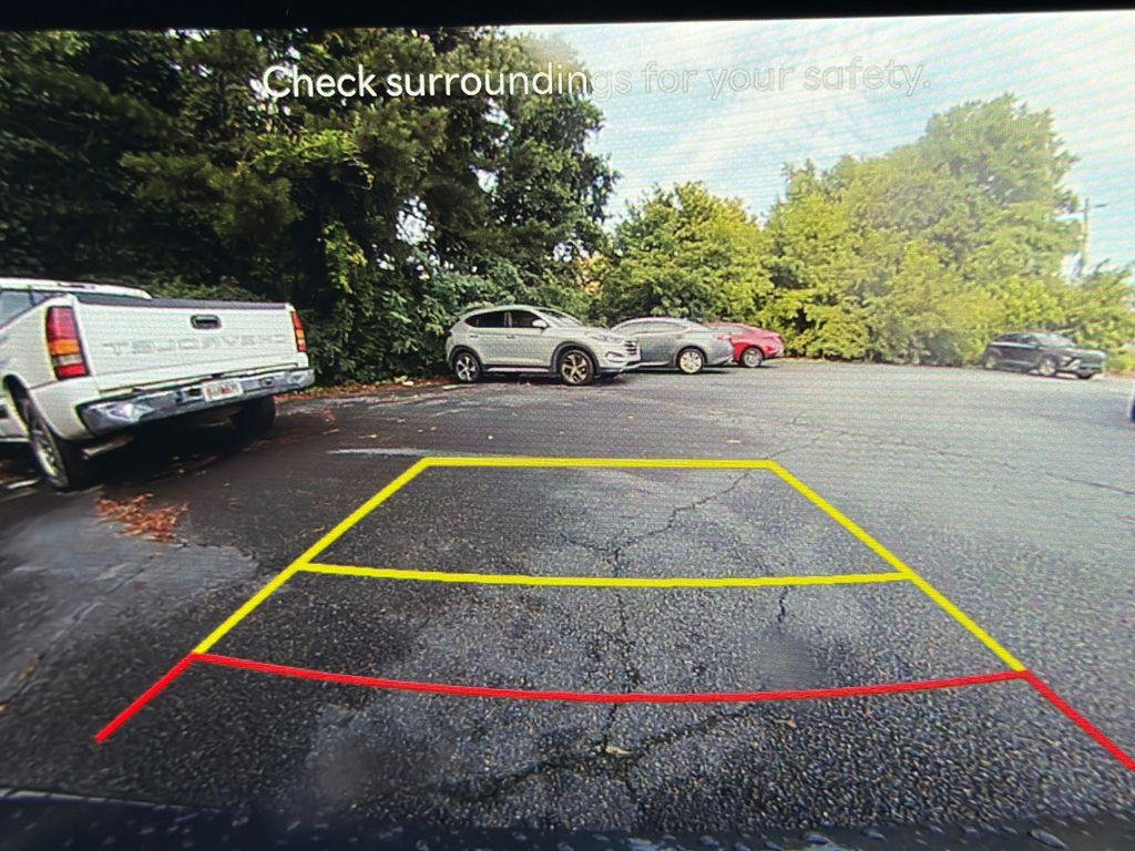 New 2027 Gray Hyundai SEL FWD image 30