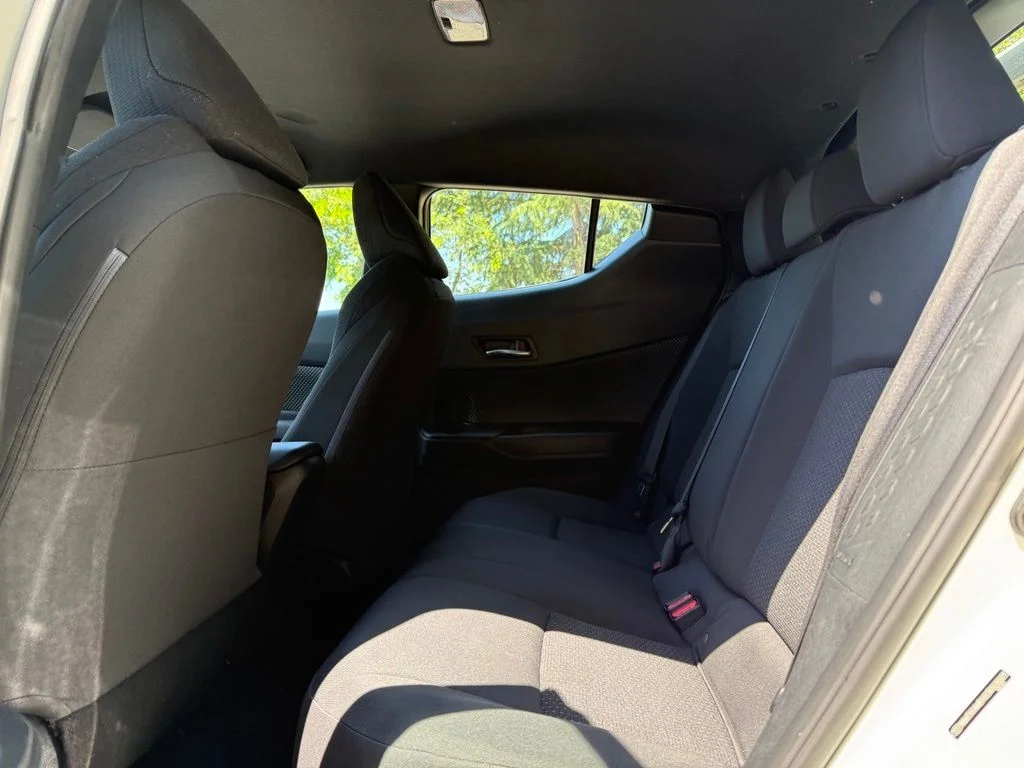 Used 2018 White Toyota XLE Premium image 16
