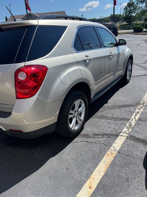 Used 2015 Gold Chevrolet LT image 3