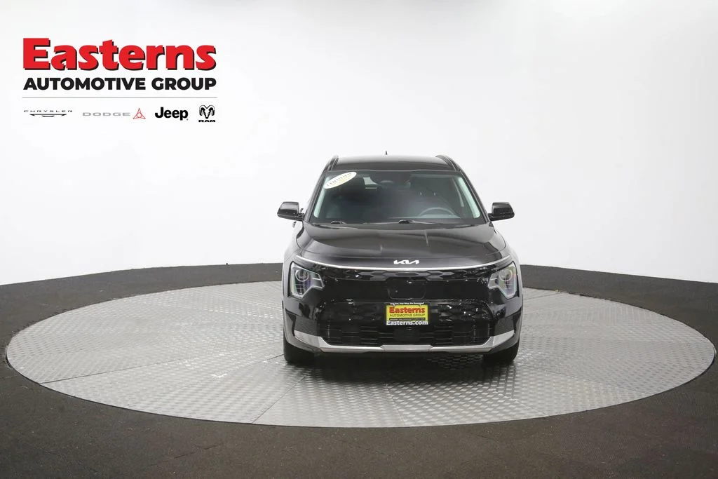Used 2024 Black Kia Wind image 54
