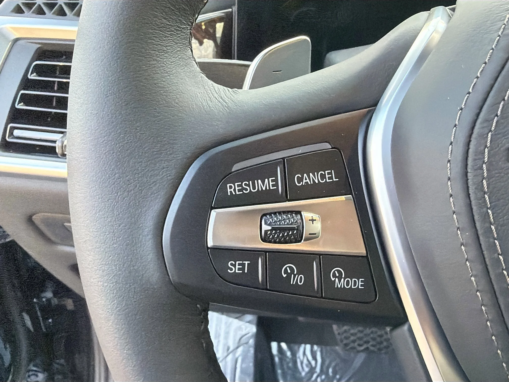 New 2026 Black Sapphire Metallic BMW xDrive50e image 38