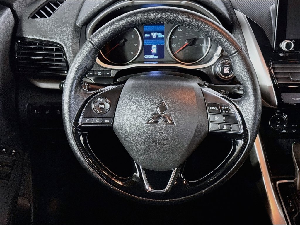 Used 2025 Alloy Silver Metallic Mitsubishi  image 13