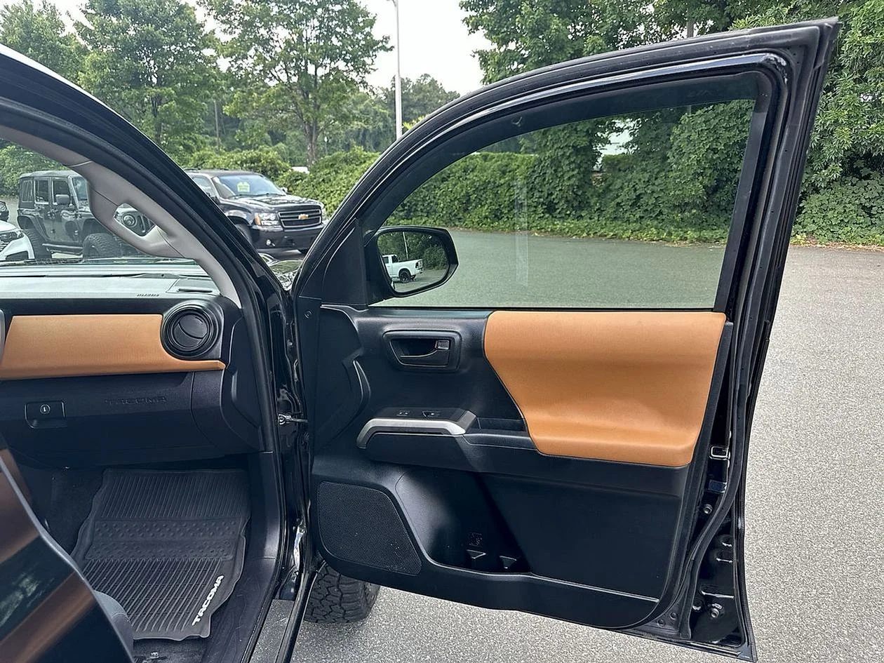 Used 2017 Black Toyota SR5 image 30