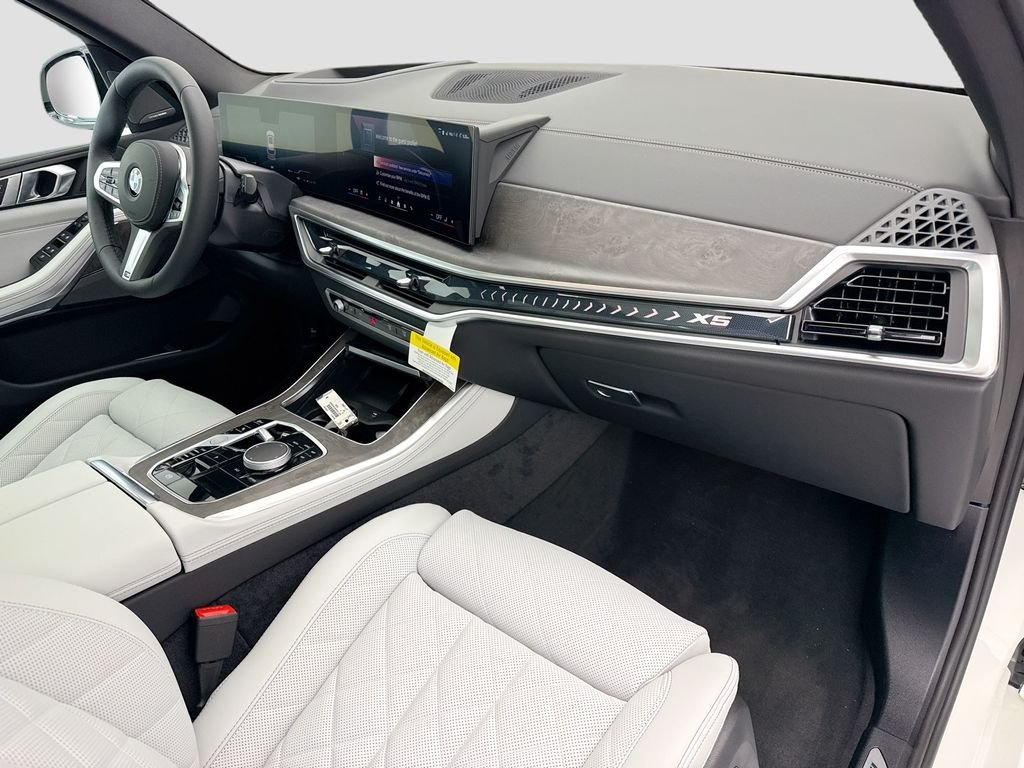New 2026 Alpine White BMW sDrive40i image 16