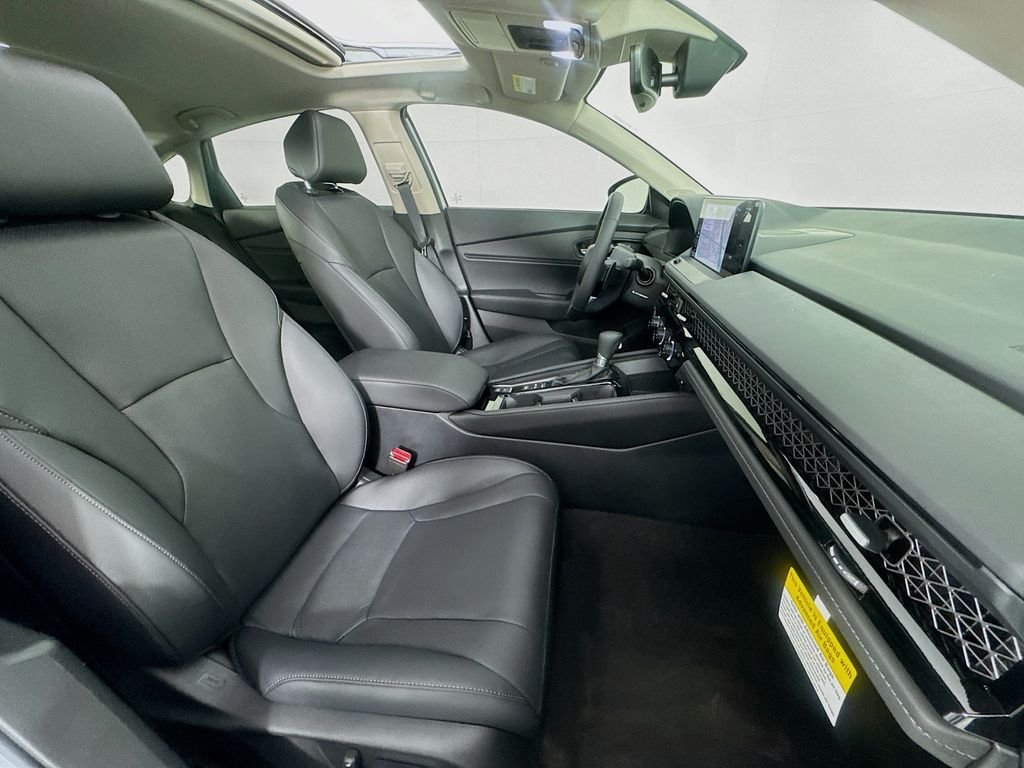 New 2026 Solar Silver Metallic Honda Touring image 38