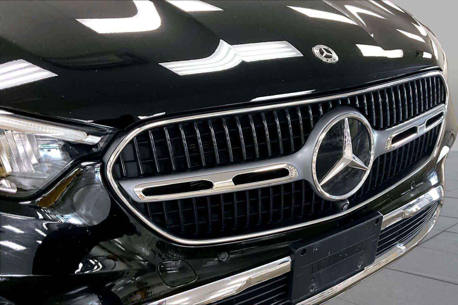Certified Used 2023 Black Mercedes-Benz GLC 300 image 32