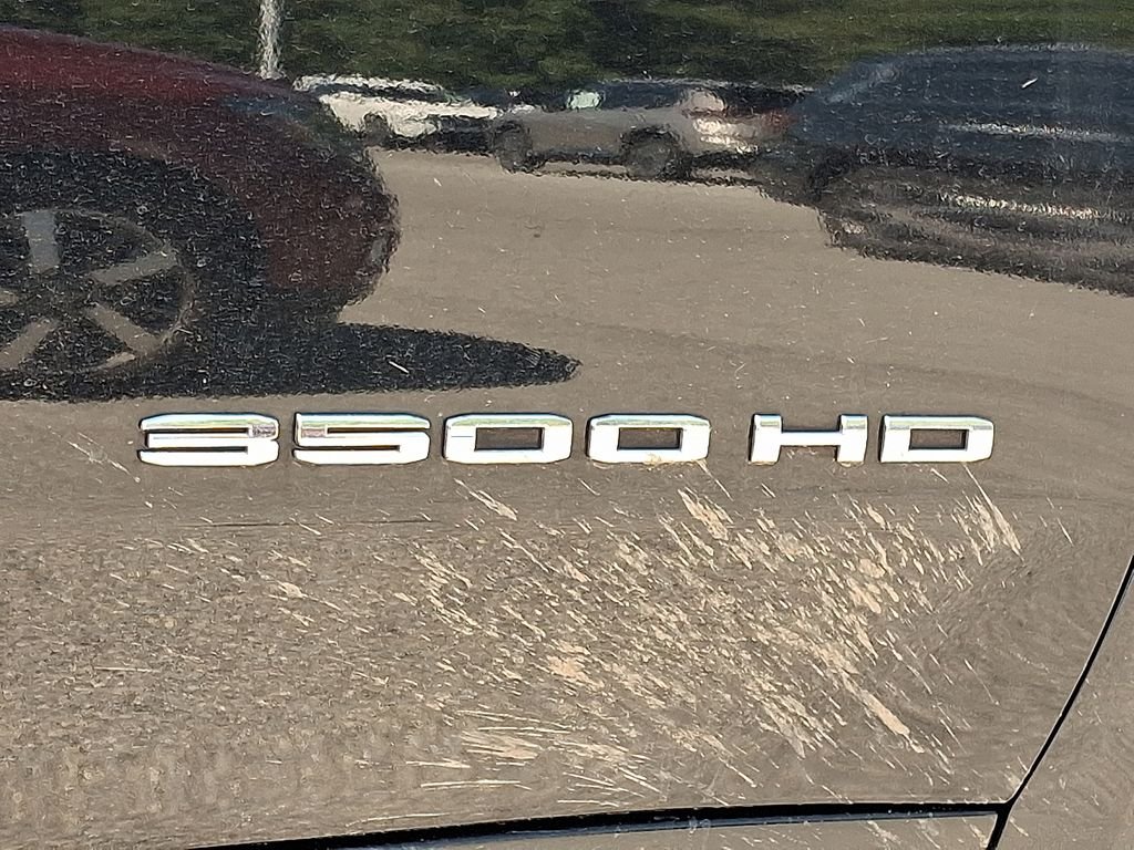 Used 2020 Black GMC Base image 10