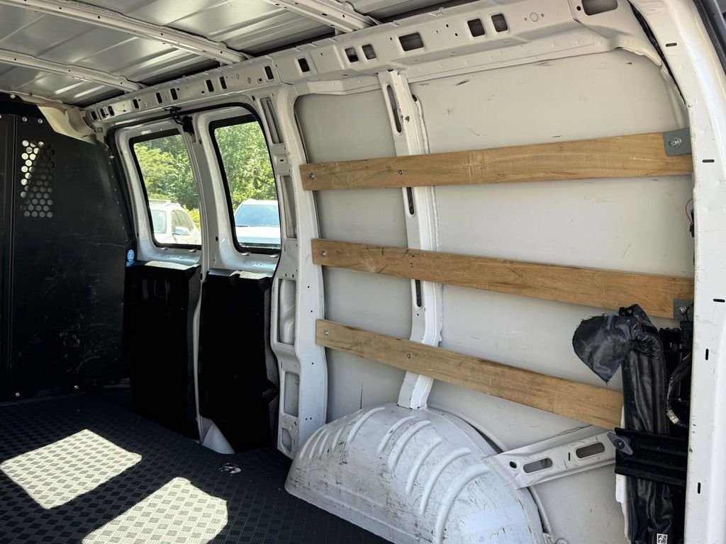 Used 2024 White GMC Work Van image 18