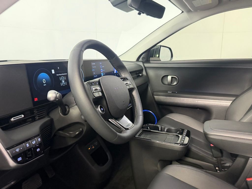 Used 2025 Green Hyundai Limited image 22